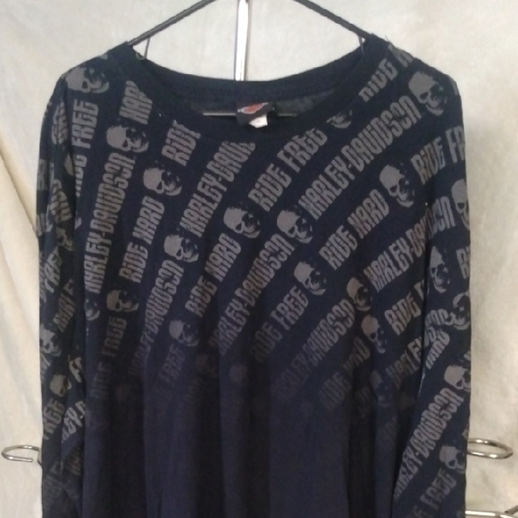 Blue Long Sleeve Graphic Top - Picture 3 of 4